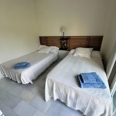 In - In Guadalmina With Pool Guest house *